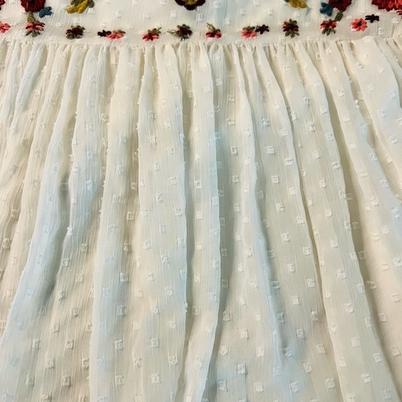 ZARA WOMENS CUTE WHITE FLUTTER SLEEVE EMBROIDERED TOP SIZE XS - Picture 8 of 15
